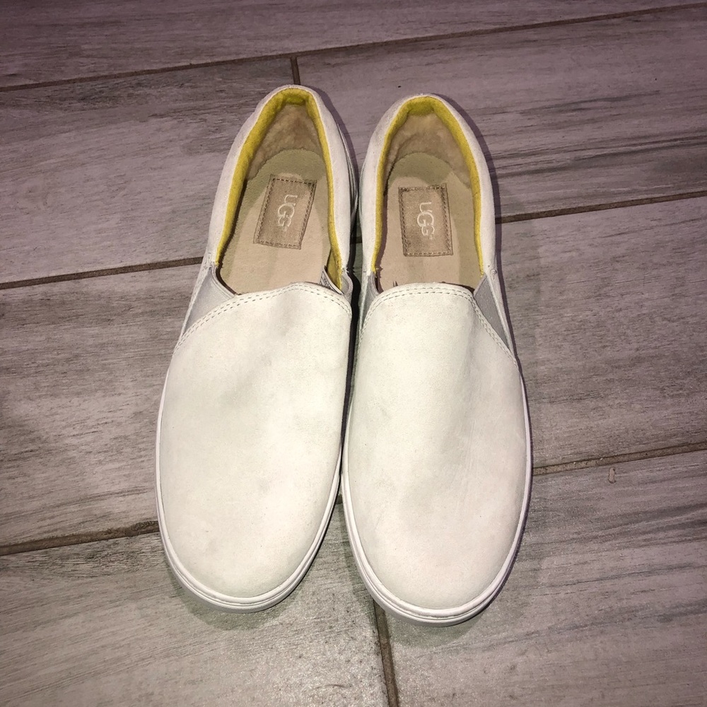 UGG Suede kitlyn skater shoe size 9